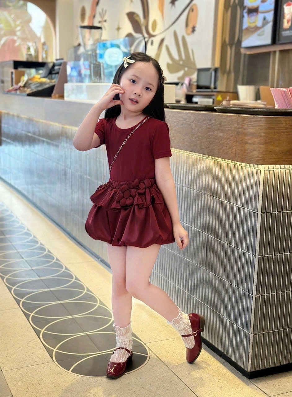 Sét bộ đở quần bồng đính hoa bé gái