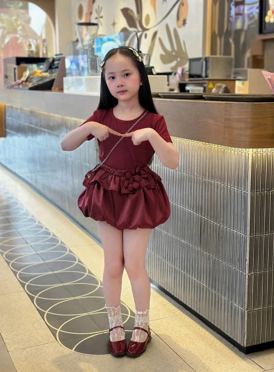 Sét bộ đở quần bồng đính hoa bé gái