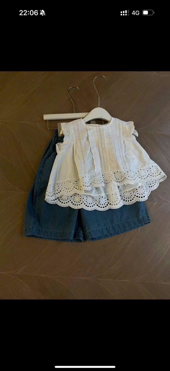 Sét bộ áo trắng phối ren quần bò ống lửng bé gái
