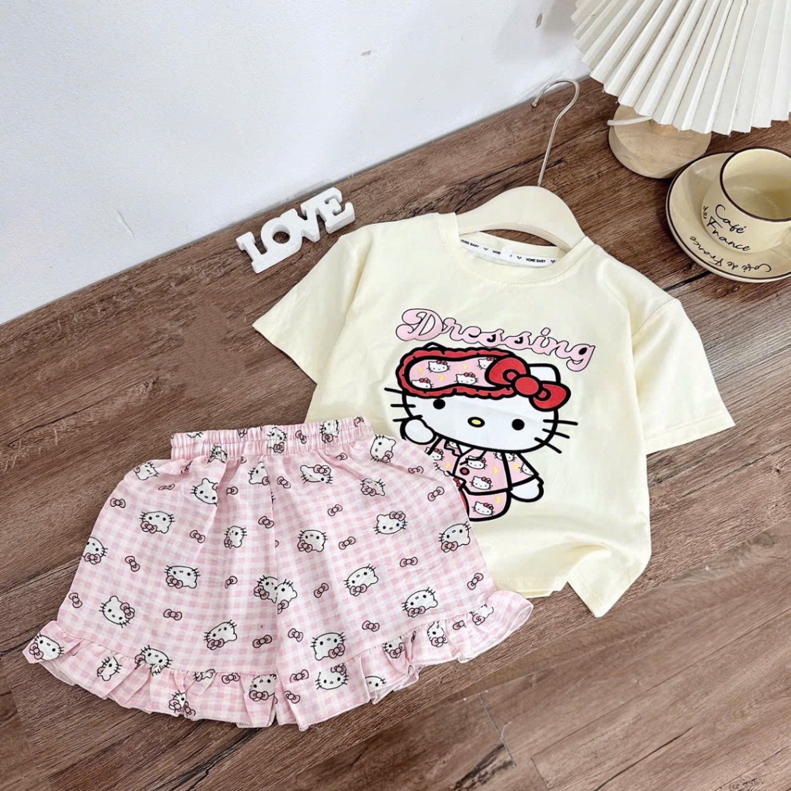Sét bộ áo kitty quần viền bèo bé gái