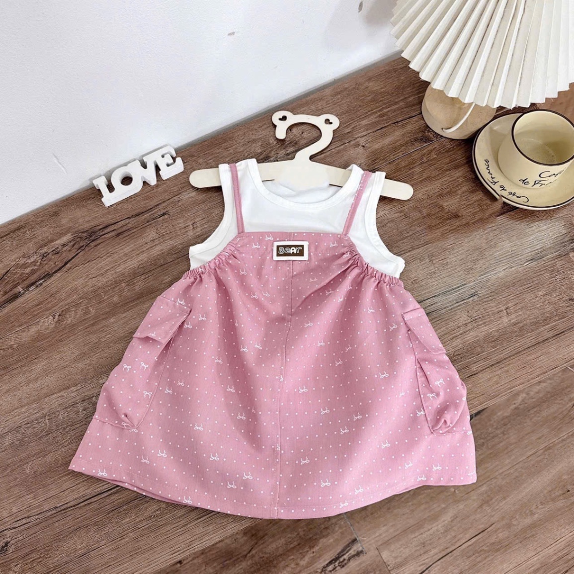 Yếm hồng 2 dây kèm áo trắng bé gái