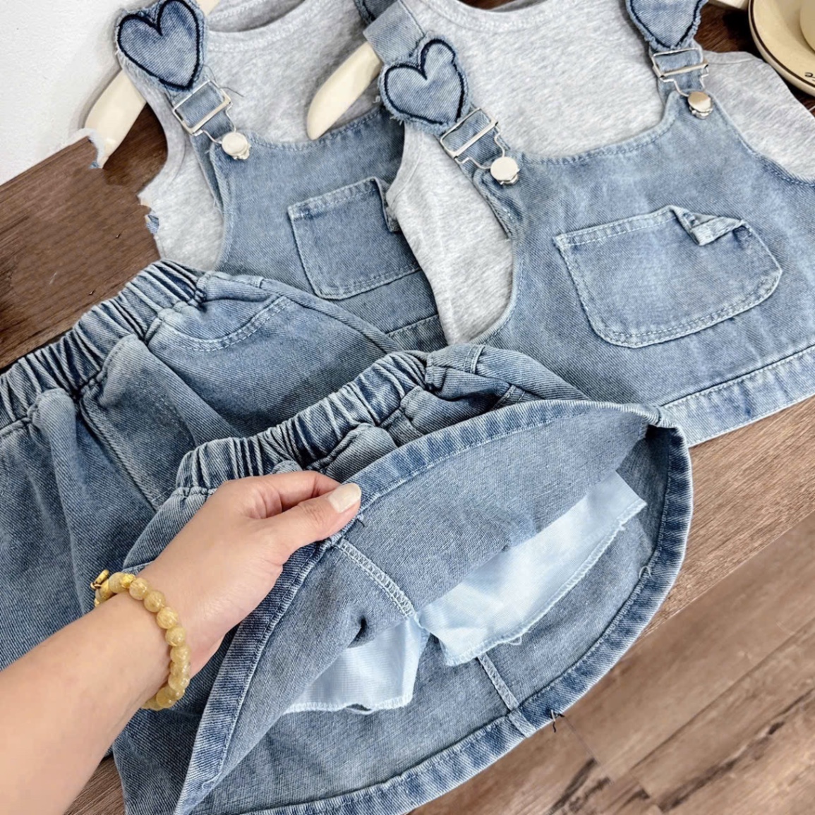 Sét 3 chi tiết bò croptop dây trái tim bé gái