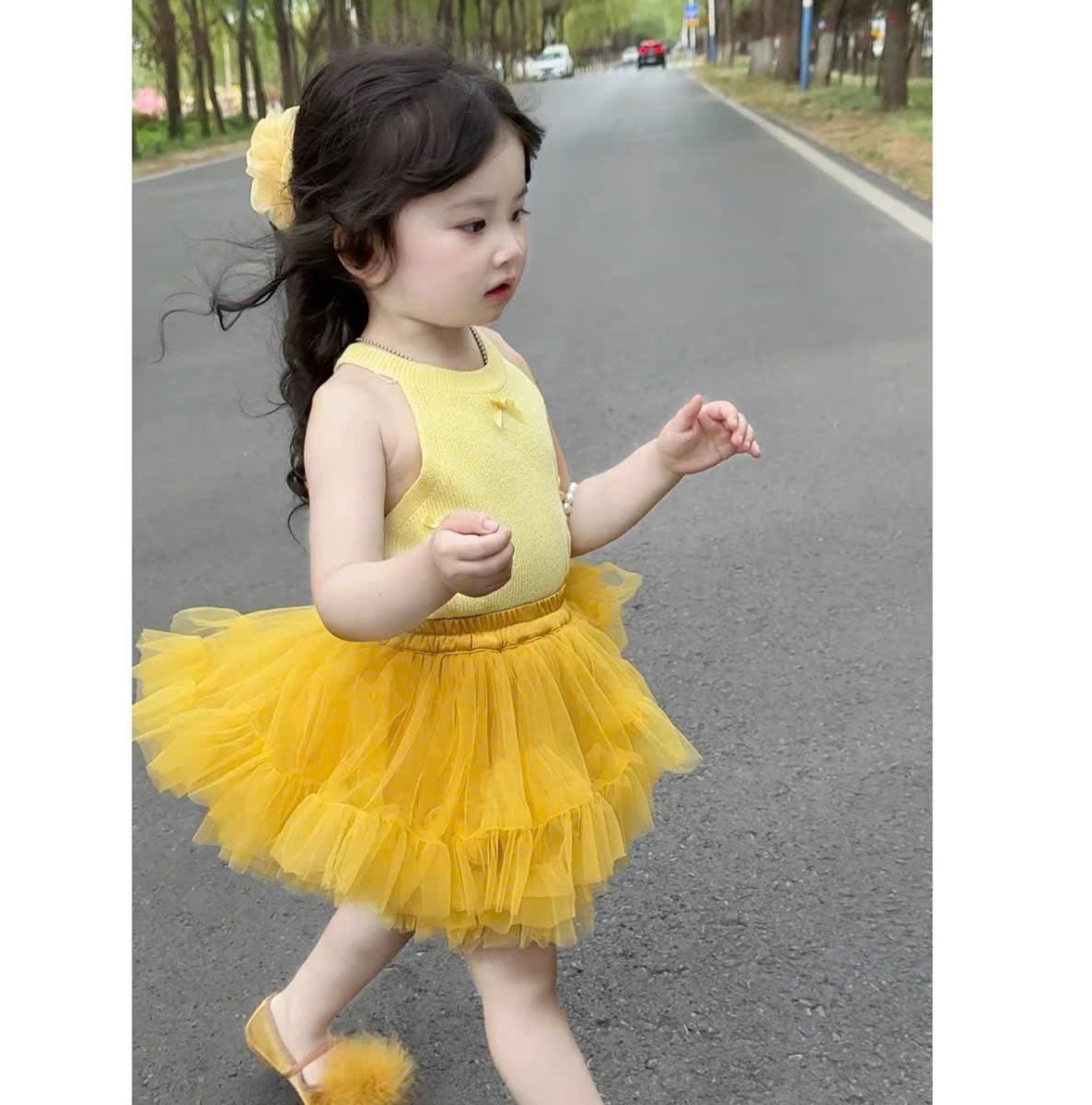 Sét áo tăm cổ yếm cv ren vàng bé gái