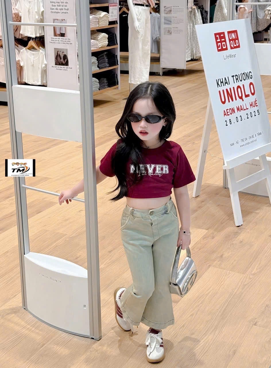 Sét bộ áo croptop never quần bò loe bé gái
