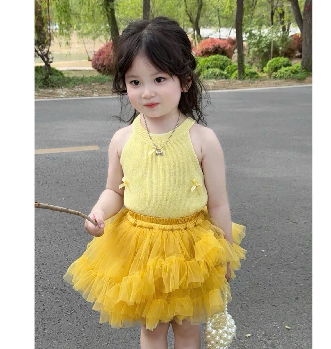 Sét áo tăm cổ yếm cv ren vàng bé gái