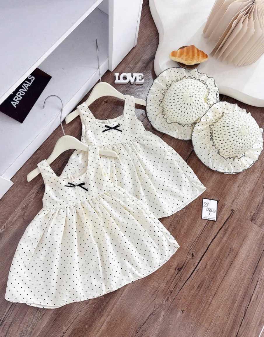 Váy chấm bi kèm mũ xk bé gái