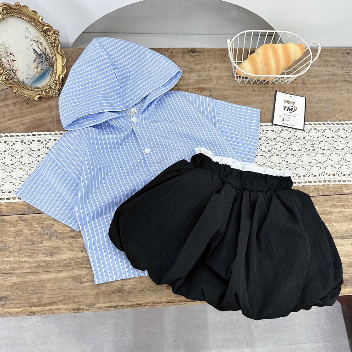 Sét áo sọc xanh quần đen bồng tm bé gái