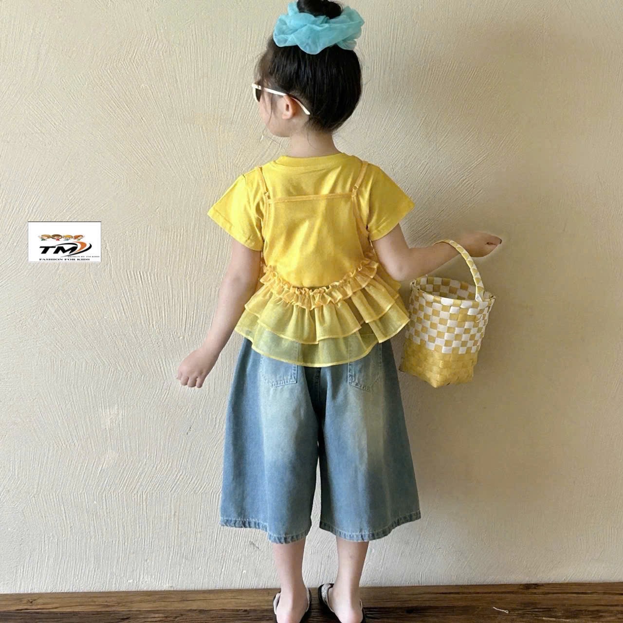 Sét áo kitty quần bò lỡ bé gái tm