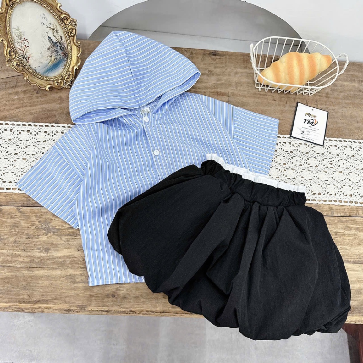 Sét áo sọc xanh quần đen bồng tm bé gái