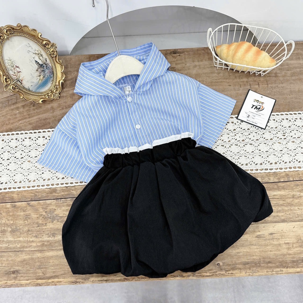 Sét áo sọc xanh quần đen bồng tm bé gái