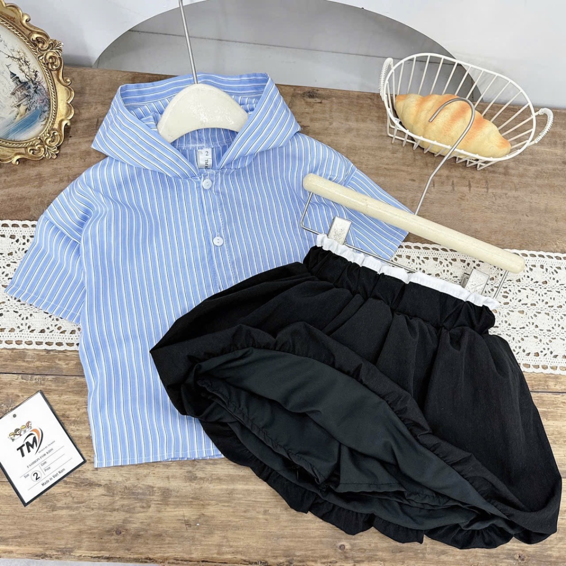 Sét áo sọc xanh quần đen bồng tm bé gái