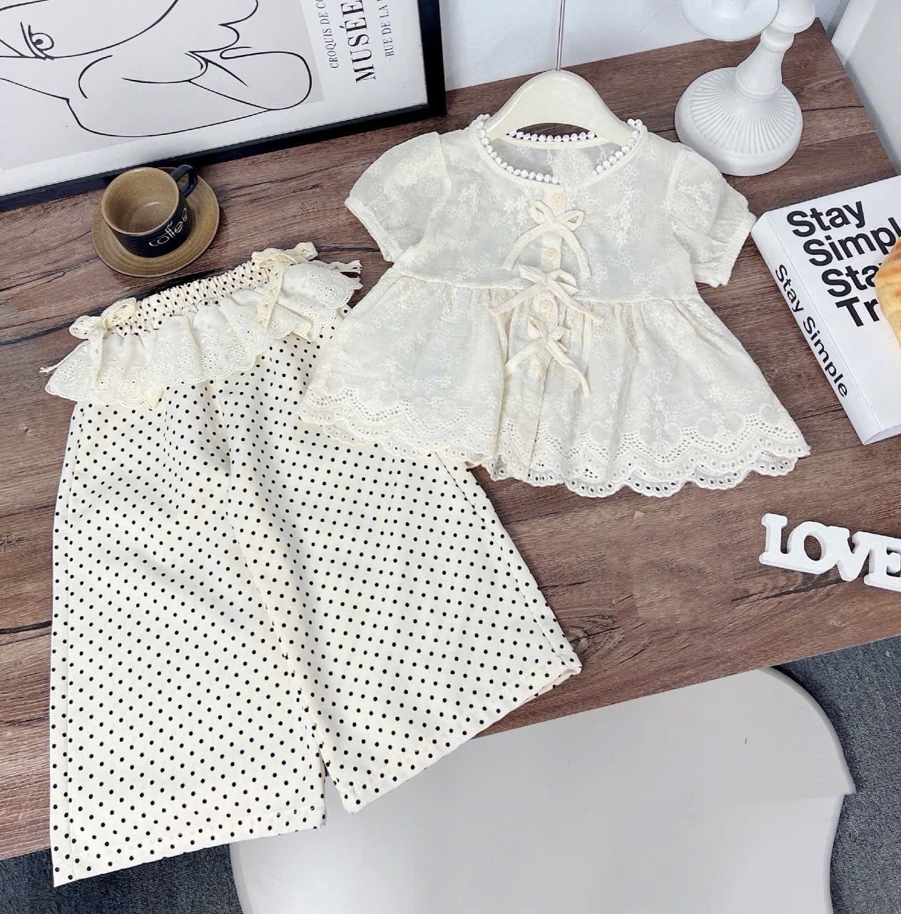 Sét Áo ren quần chấm bi bé gái