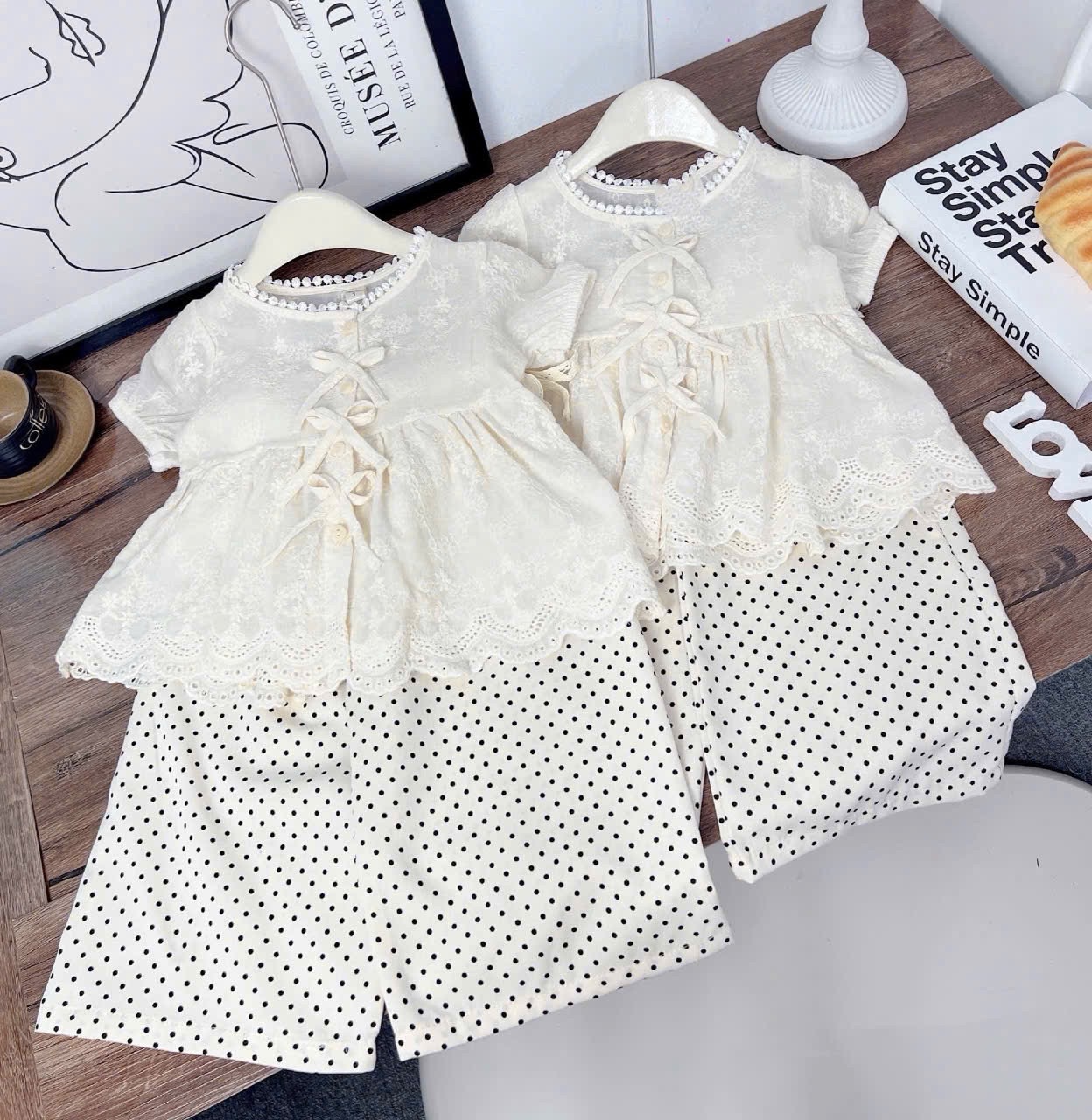 Sét Áo ren quần chấm bi bé gái