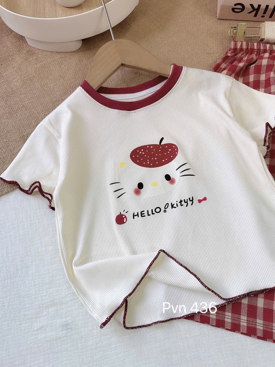 Sét áo tăm helo quần xuông kẻ đỏ bé gái