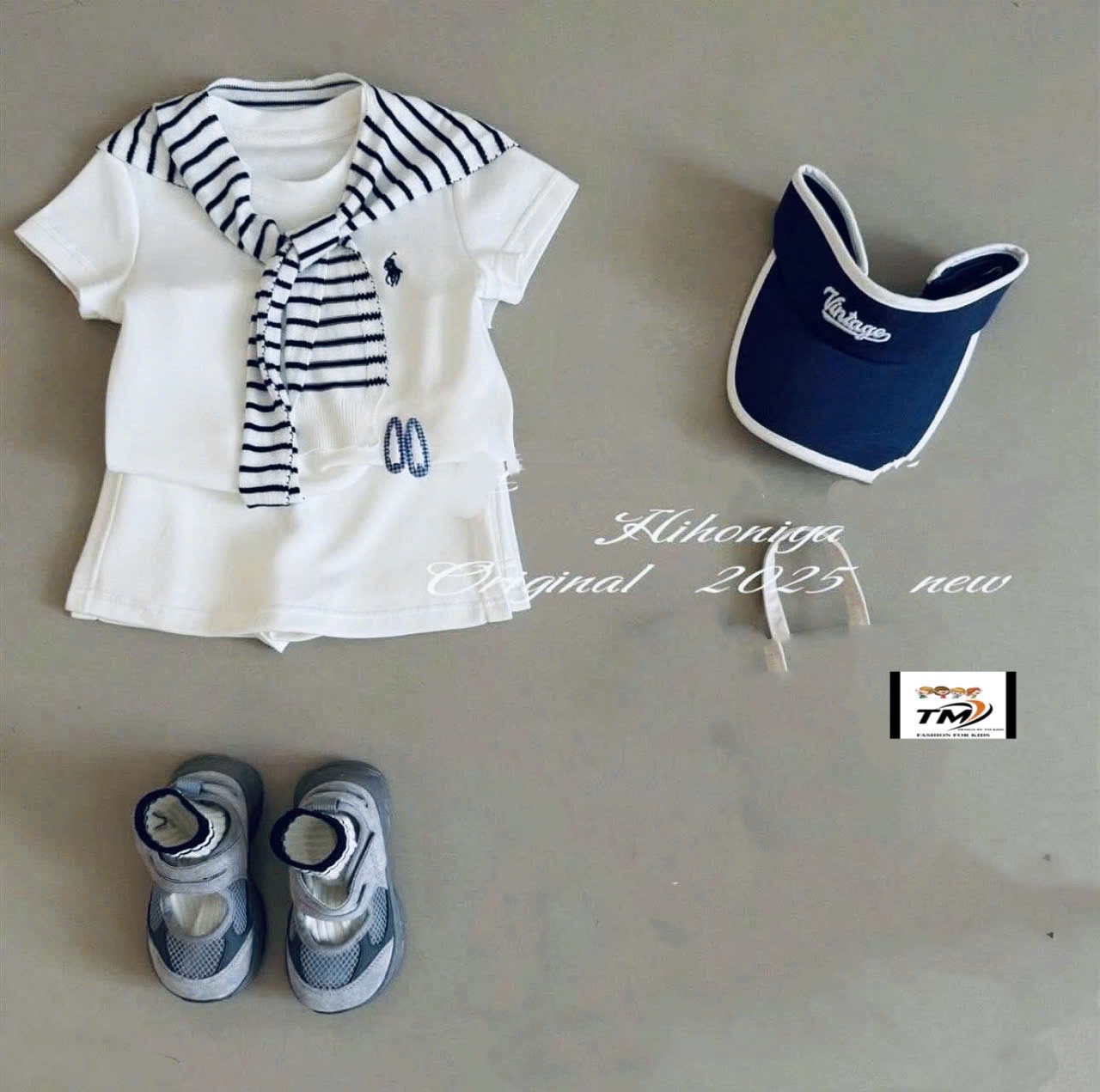 Sét 3 chi tiết bộ hình thêu ngựa nhỏ kèm khăn kẻ tm bé gái