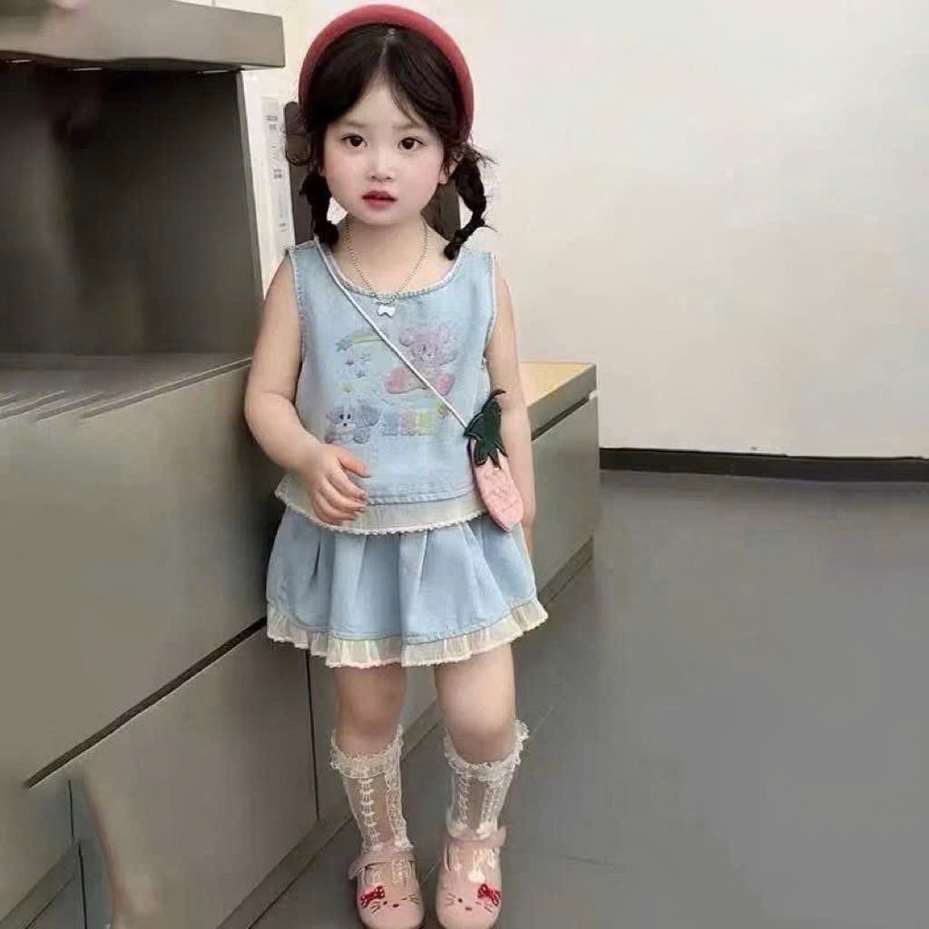 Sét bộ bò croptop hình gấu kèm túi dâu bé gái
