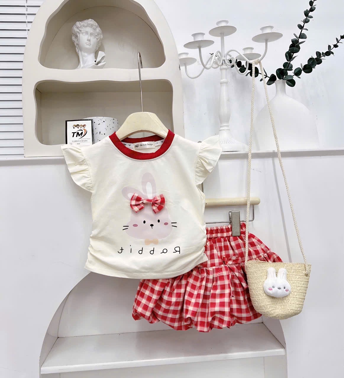 Sét bộ áo thỏ quần bồng kẻ kèm túi cói bé gái