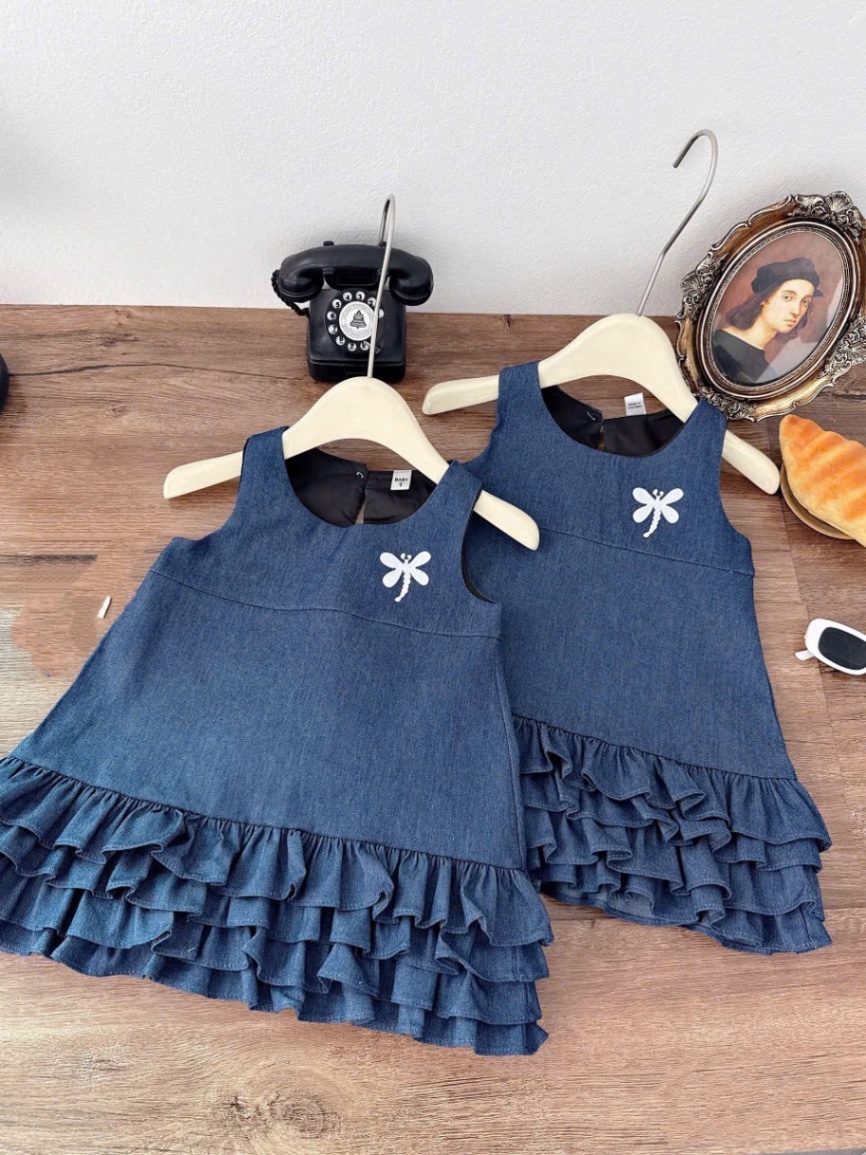 Váy bò tầng chuồn chuồn bé gái