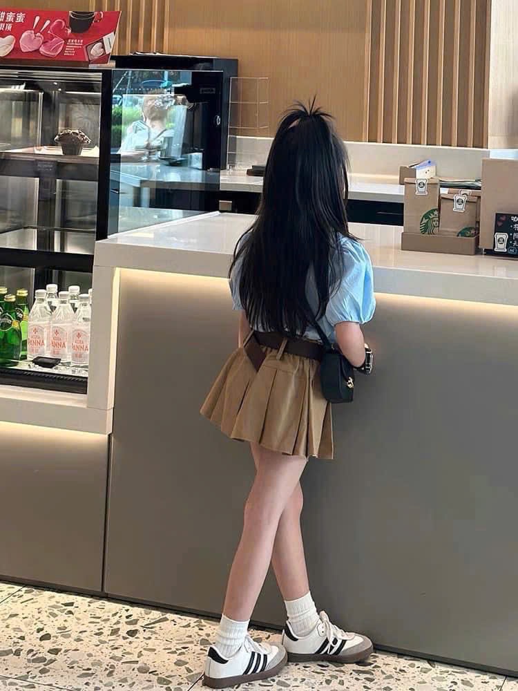 Sét 3 chi tiết bộ áo xanh cổ sen cv nâu xếp ly kèm đai cho bé gái