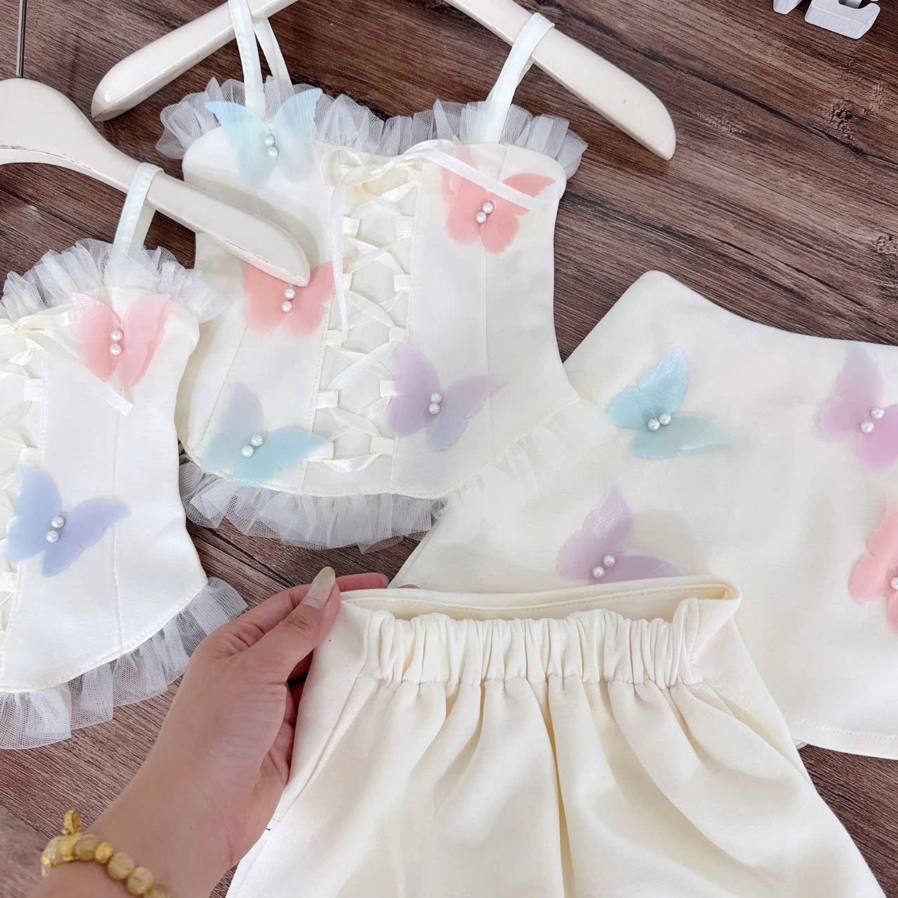 Sét 2 dây cv bướm bé gái