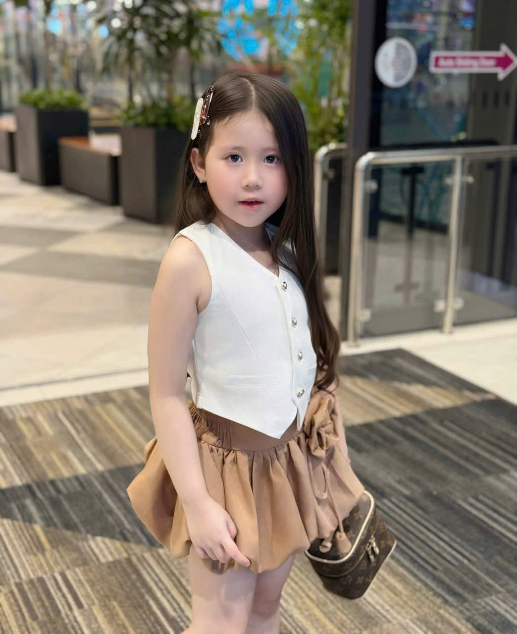 Sét áo gile quần nâu bồng bé gái