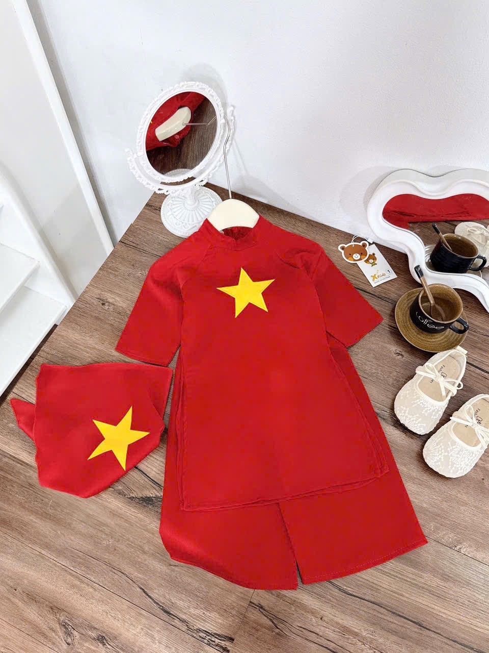 Sét áo dài đỏ kèm khăn bé gái