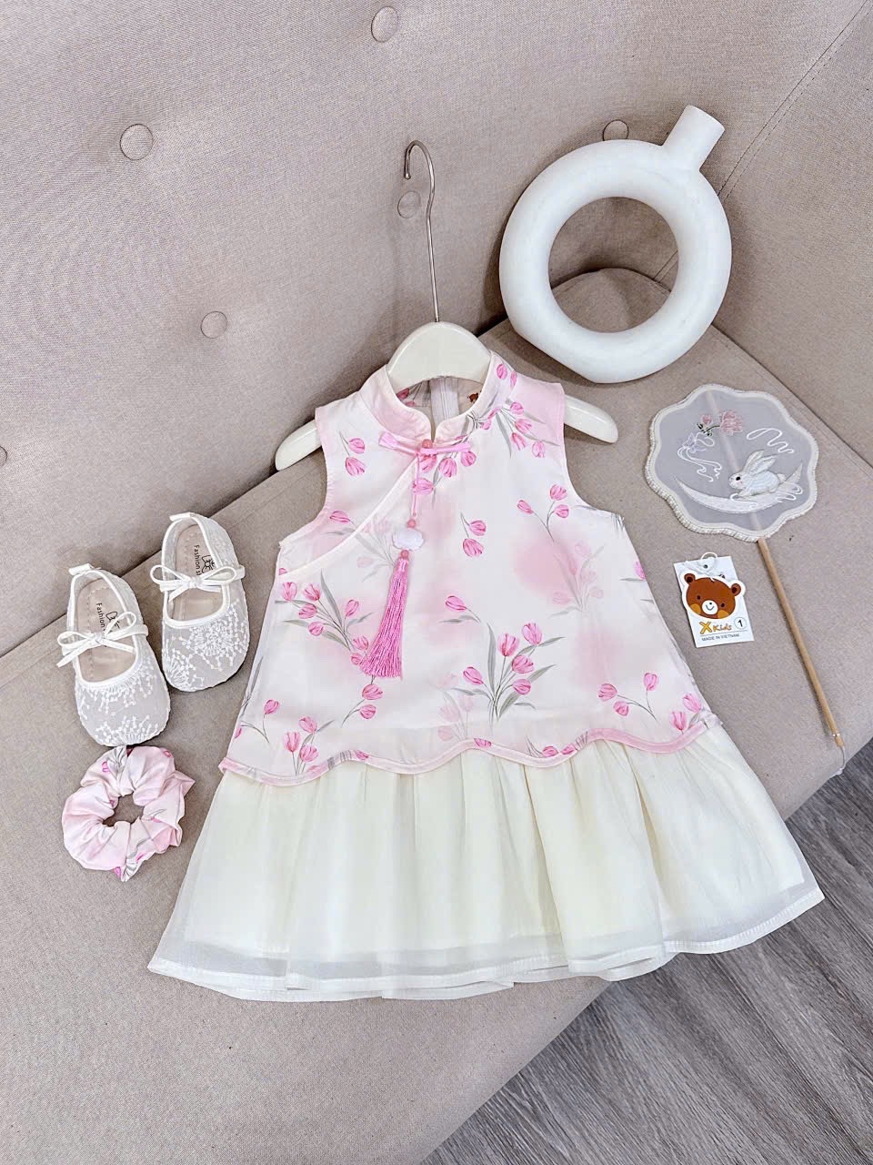 Sét váy hoa tuylip phối voan bé gái