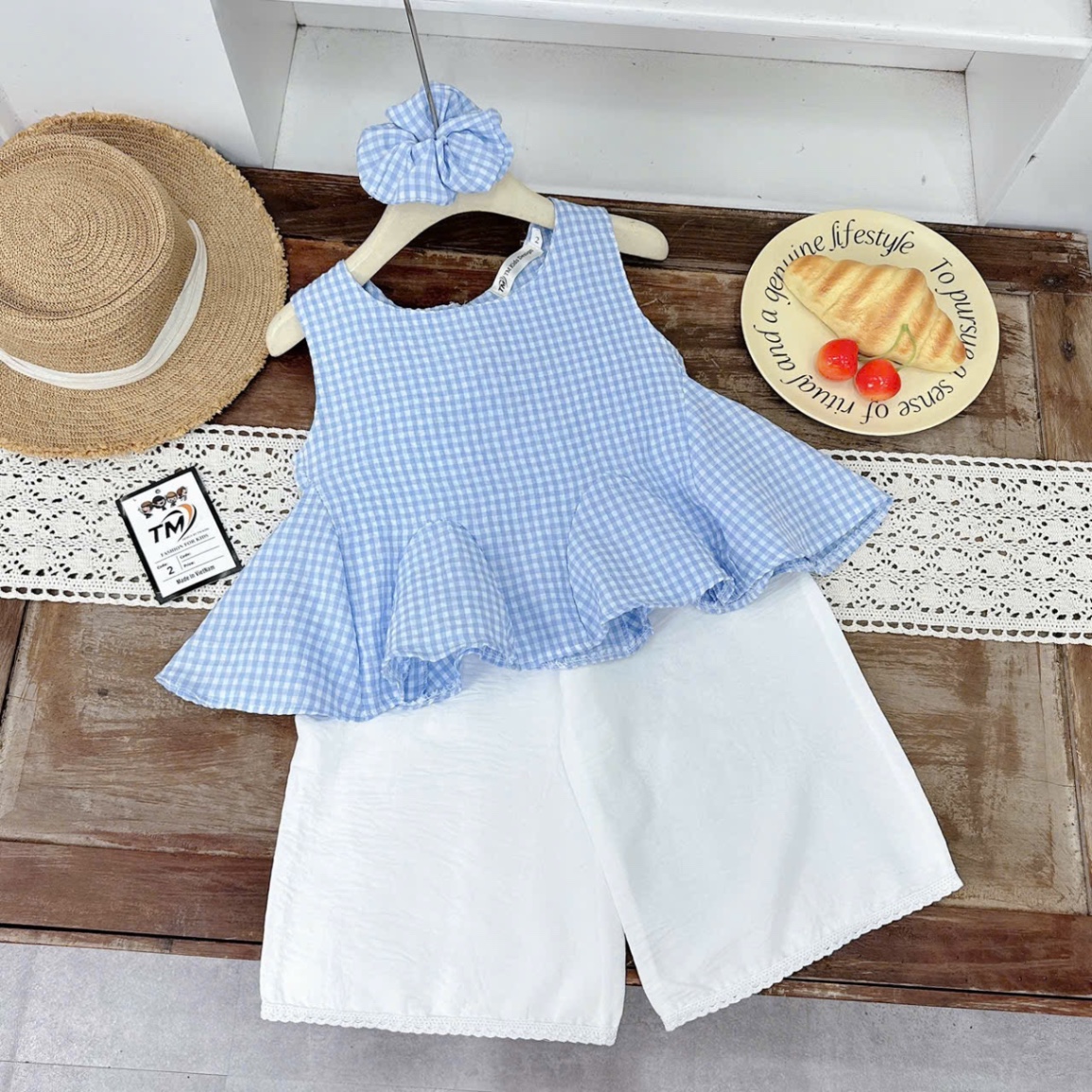 Sét áo caro nhỏ kèm buộc tóc quần xuông bé gái