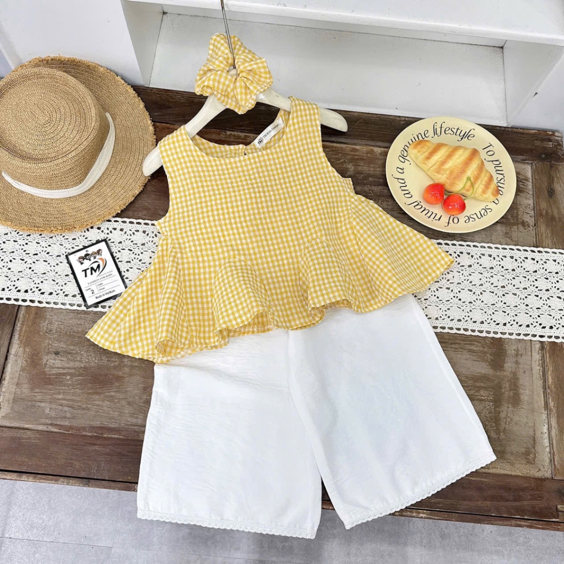Sét áo caro nhỏ kèm buộc tóc quần xuông bé gái
