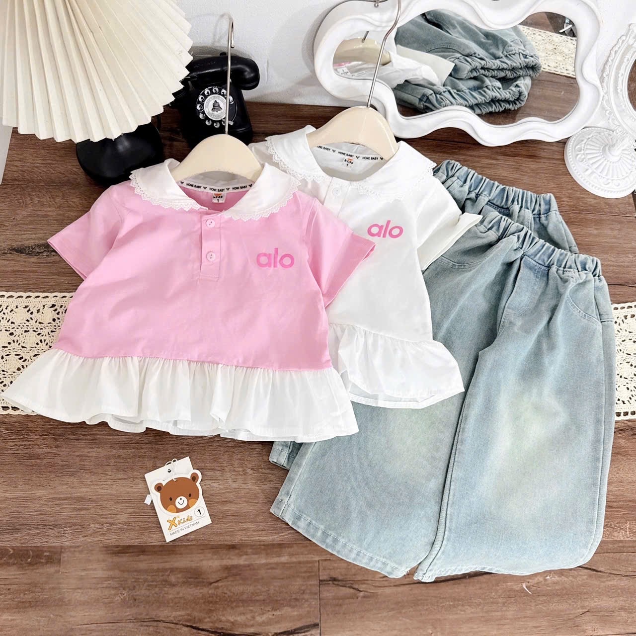 Sét áo alo cổ sen quần bò xuông bé gái