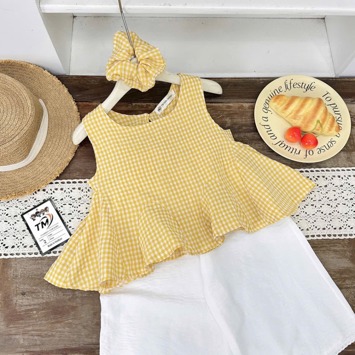 Sét áo caro nhỏ kèm buộc tóc quần xuông bé gái