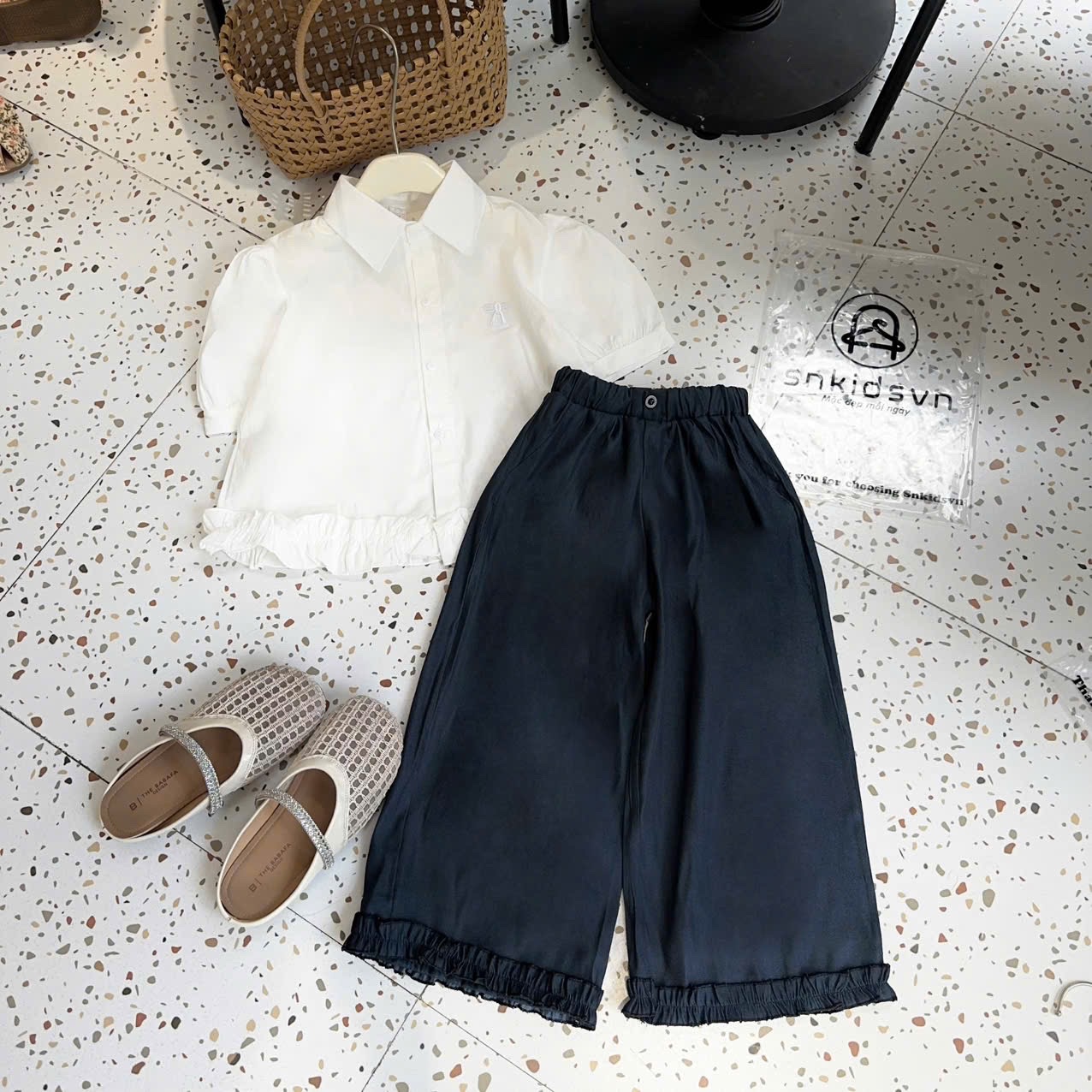 Sét áo sơ mi bèo quần xuông xanh than bé gái