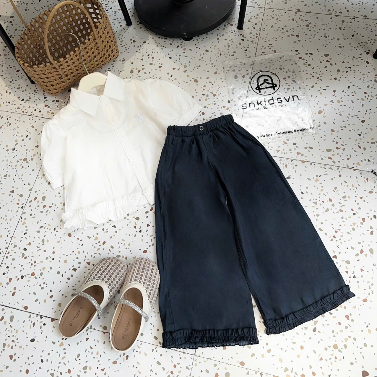 Sét áo sơ mi bèo quần xuông xanh than bé gái