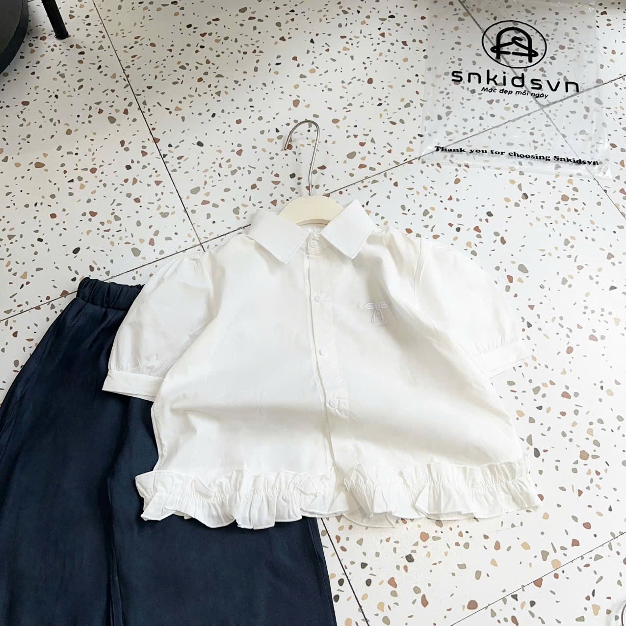 Sét áo sơ mi bèo quần xuông xanh than bé gái