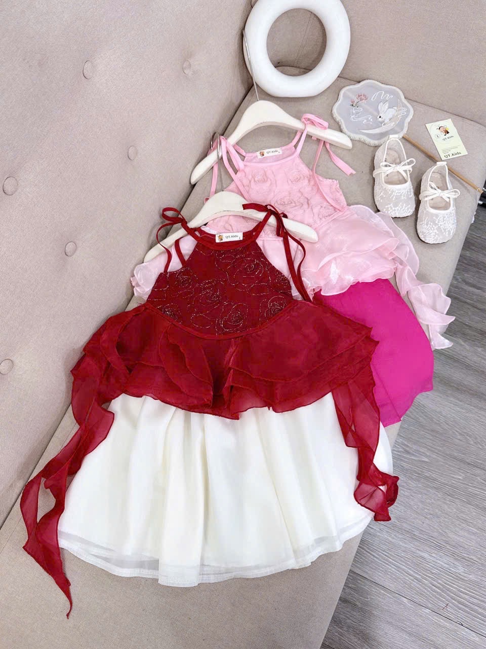 Sét áo yếm 2 dây tua rua trung thu cv xoè bé gái