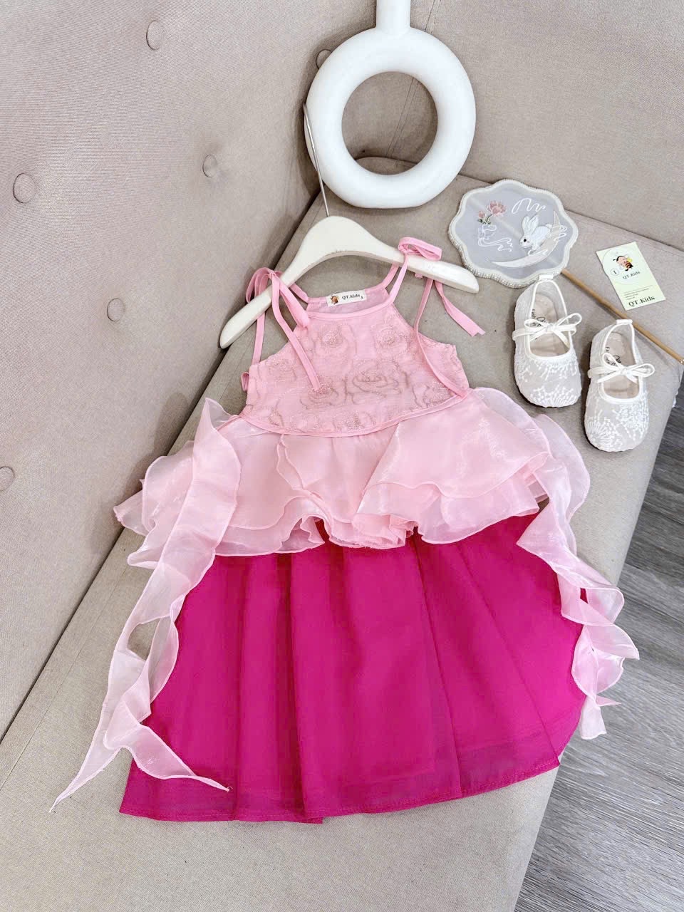 Sét áo yếm 2 dây tua rua trung thu cv xoè bé gái