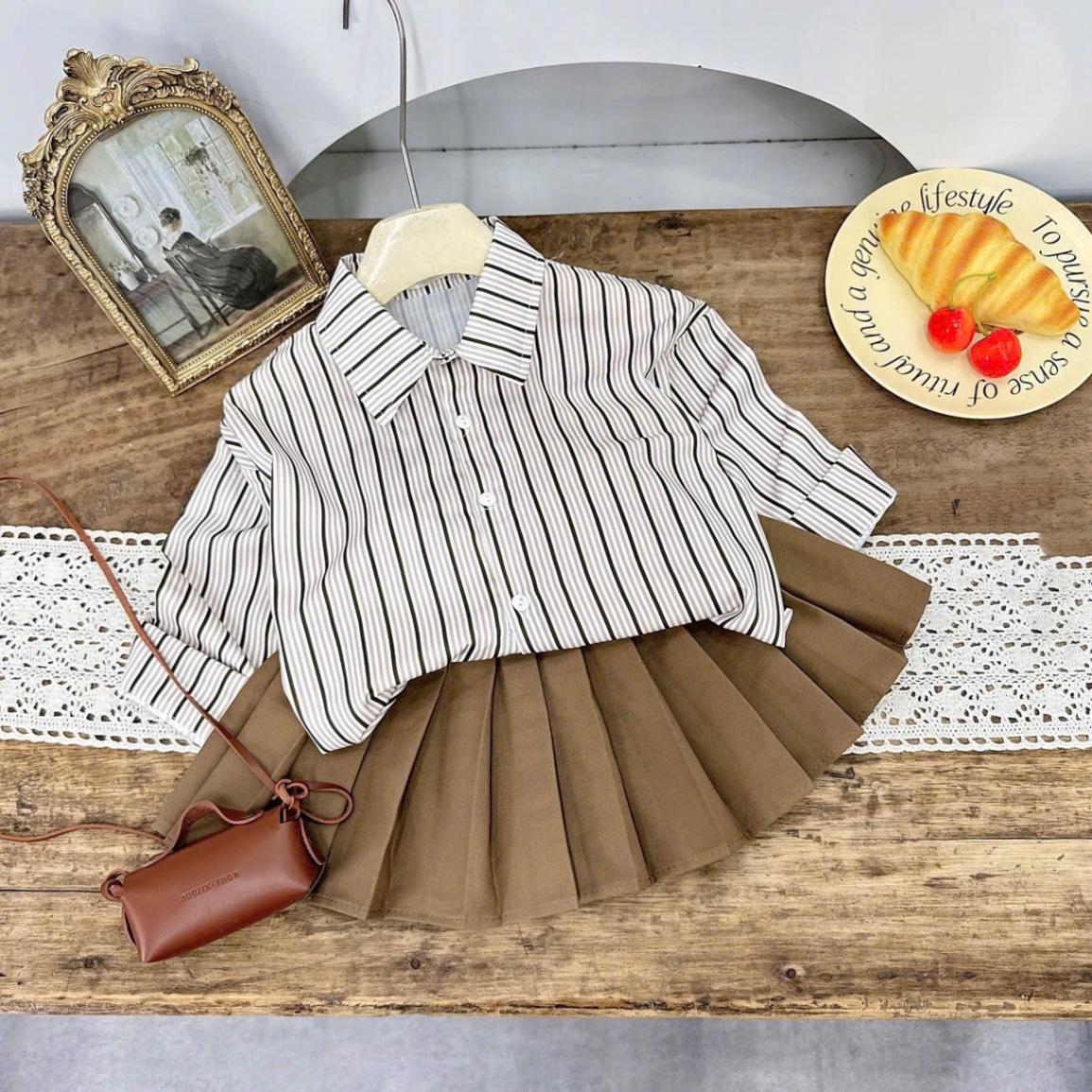 Sét bộ 3 chi tiết gile nâu cv dập ly bé gái