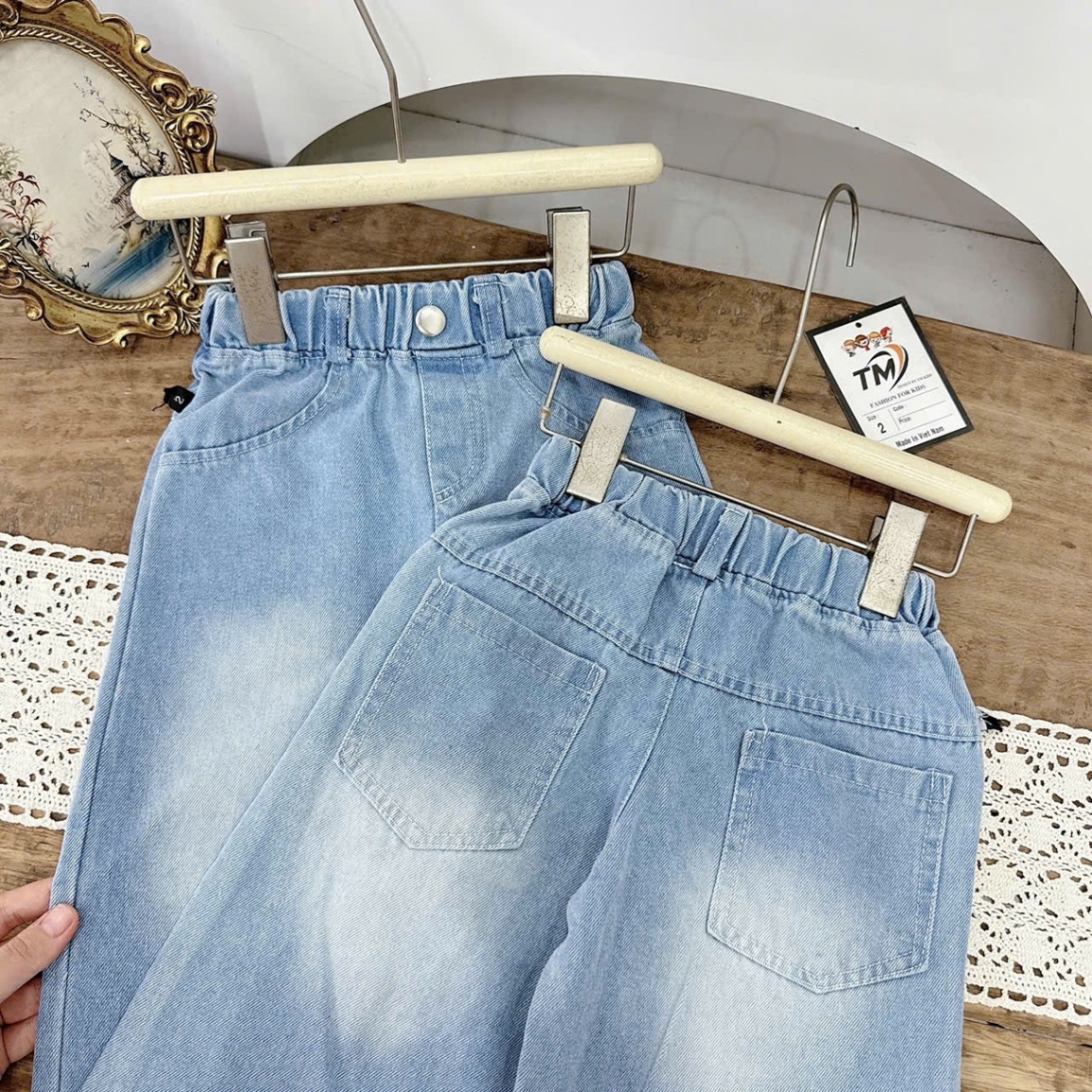 Sét bộ cổ sen quần bò xuông dài bé gái