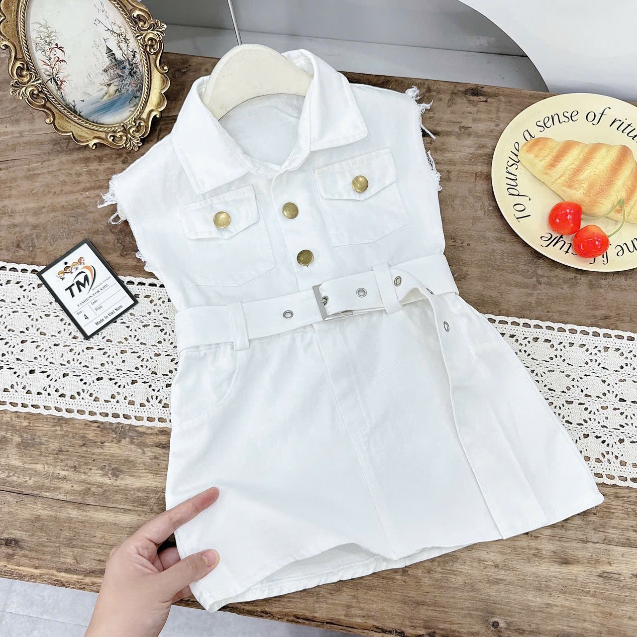 Sét váy kaki trắng đai eo bé gái