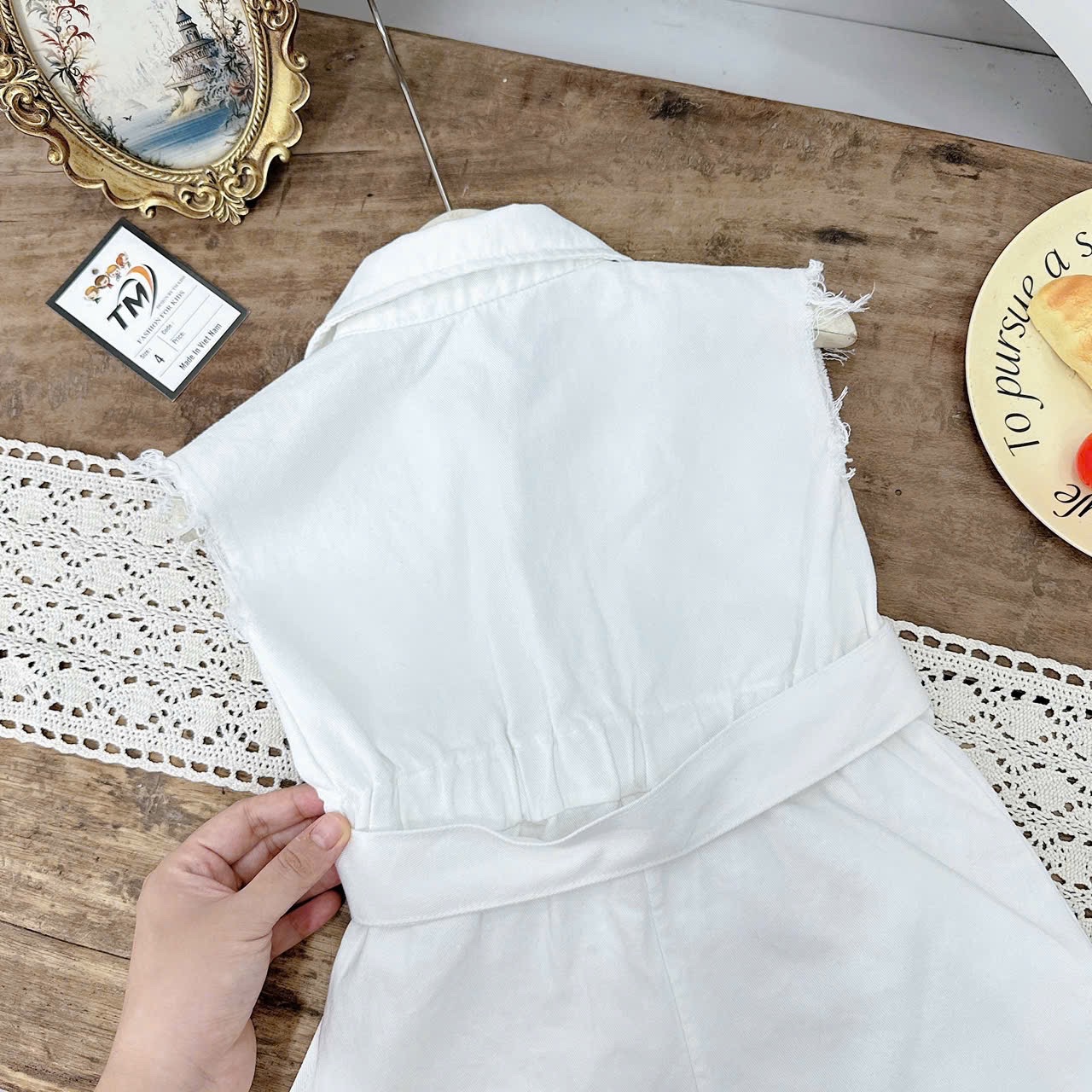 Sét váy kaki trắng đai eo bé gái