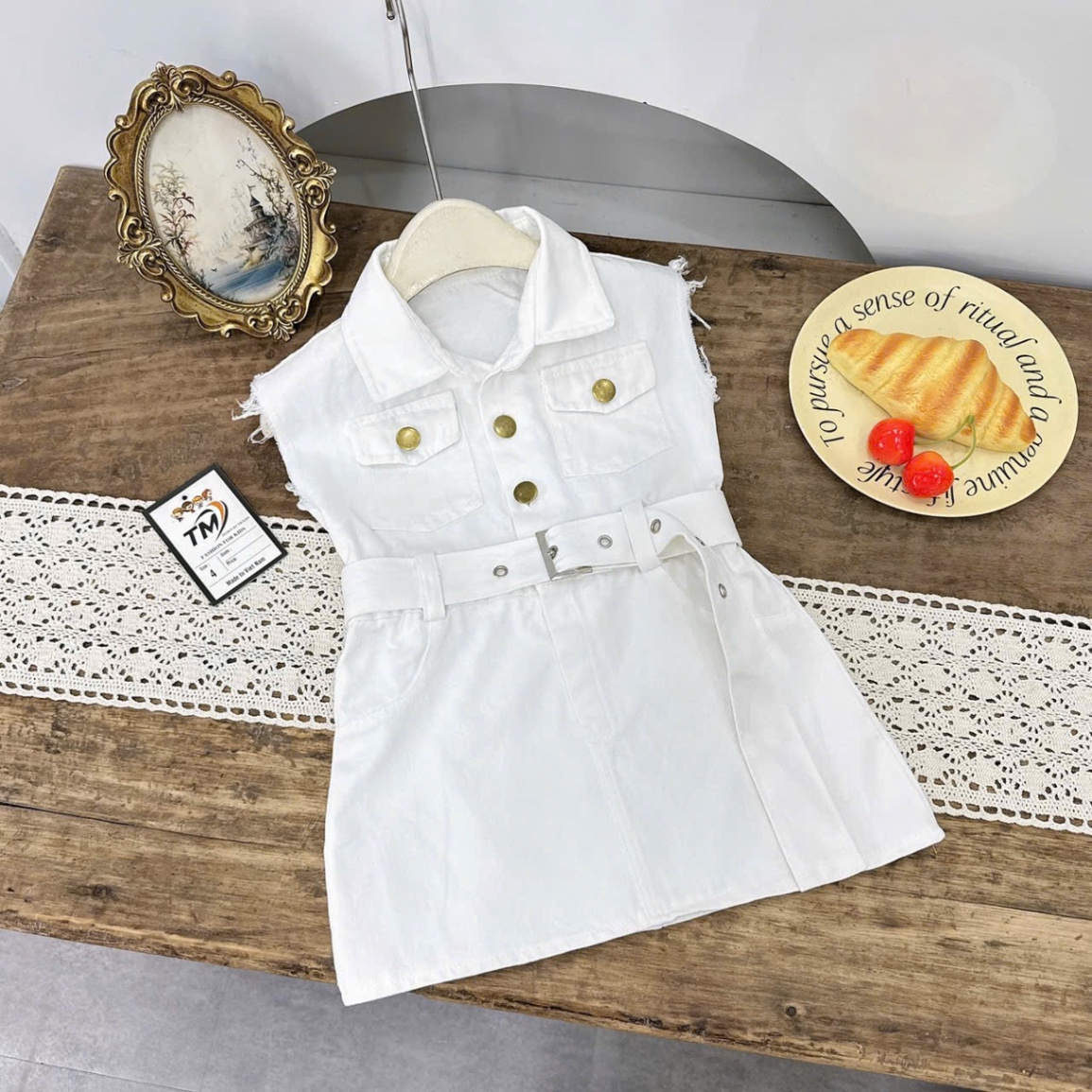 Sét váy kaki trắng đai eo bé gái