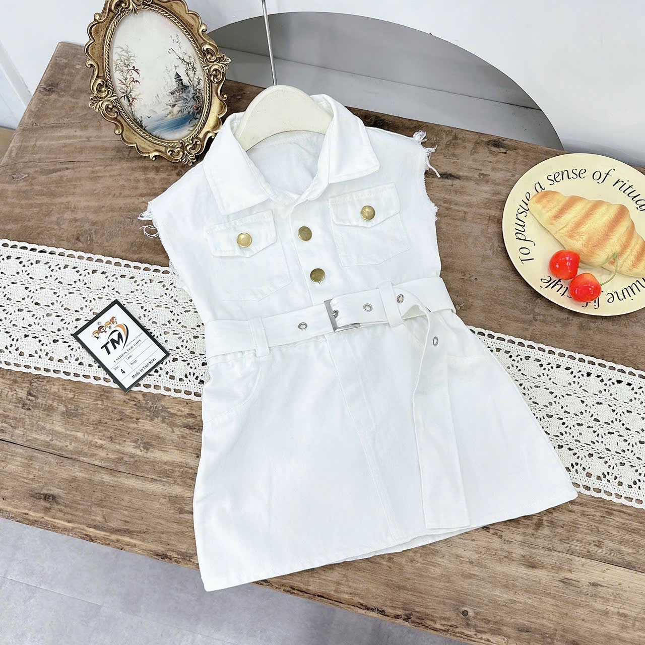 Sét váy kaki trắng đai eo bé gái