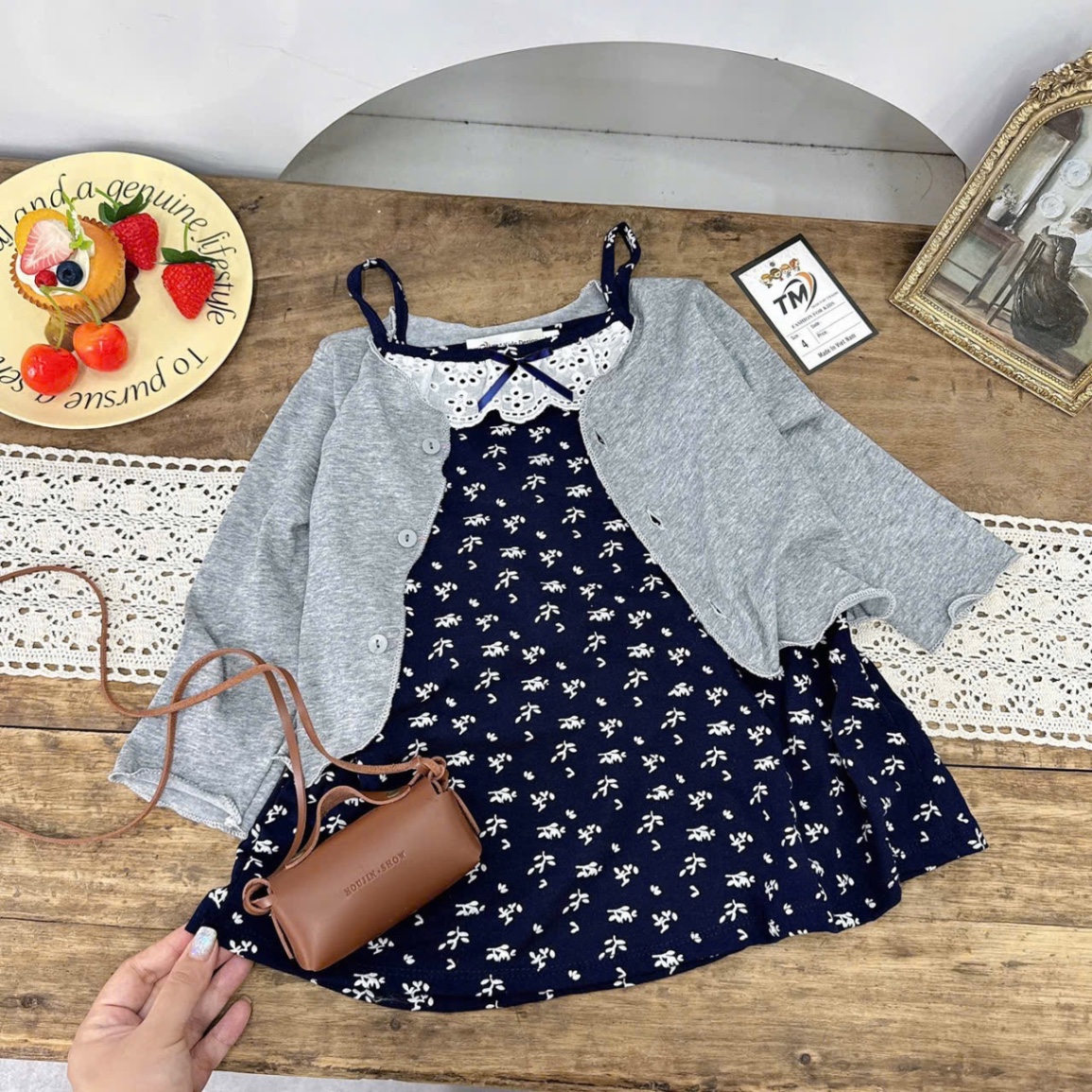 Sét 2 chi tiết váy hoa kè áo ngoài bé gái tm