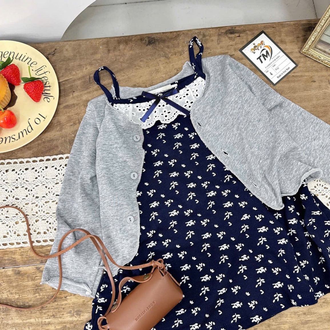 Sét 2 chi tiết váy hoa kè áo ngoài bé gái tm