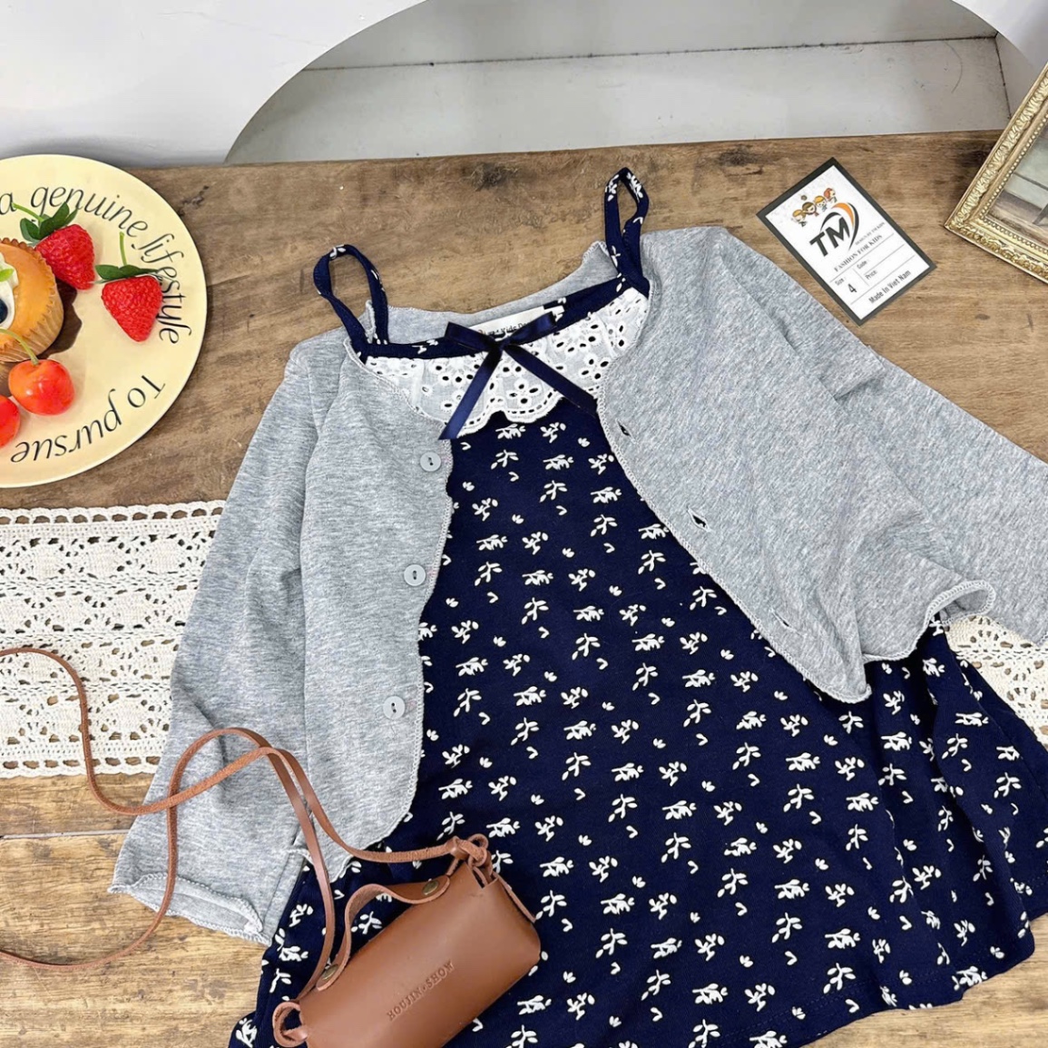 Sét 2 chi tiết váy hoa kè áo ngoài bé gái tm