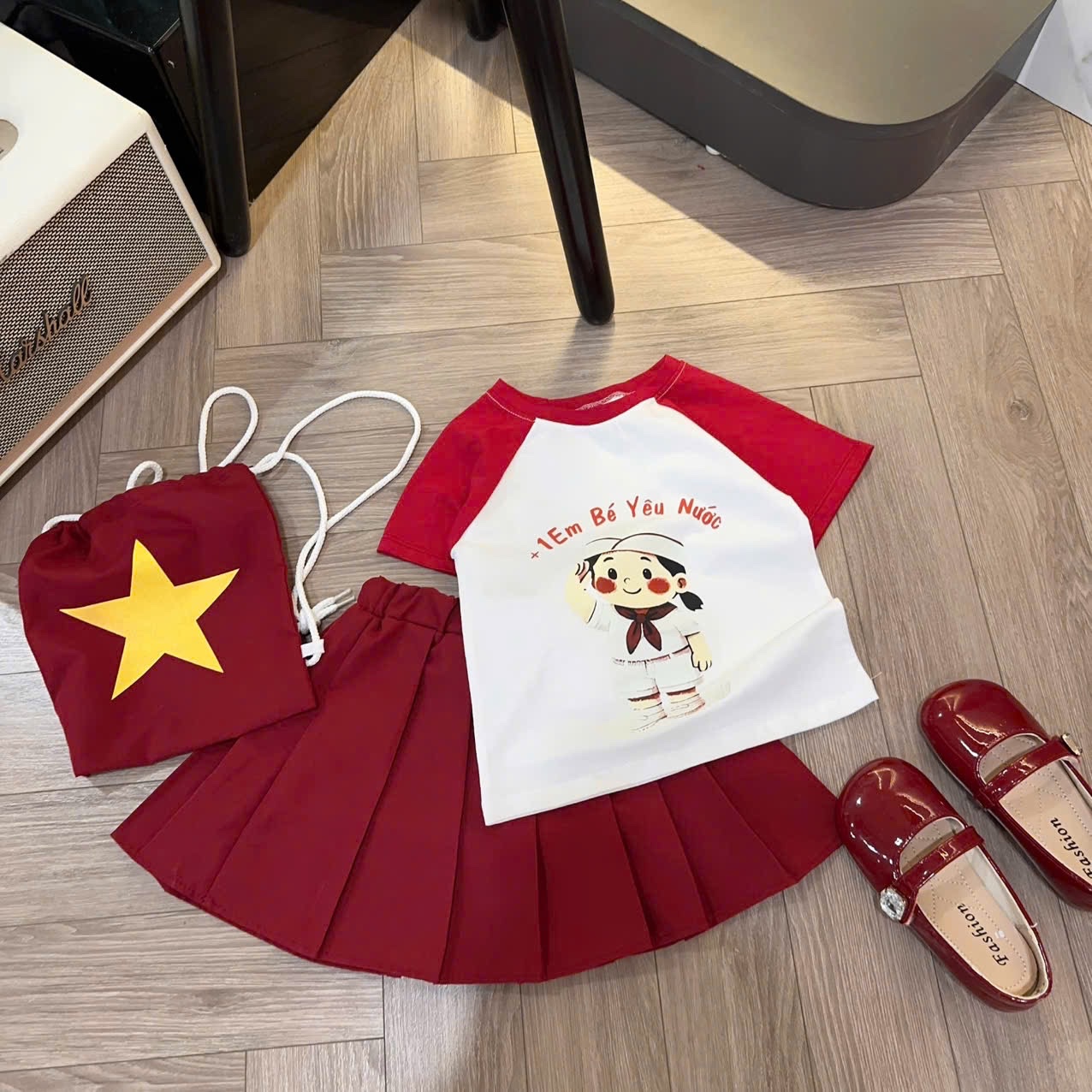 Sét 3 chi tiết em bé yêu nc cho bé trai gái