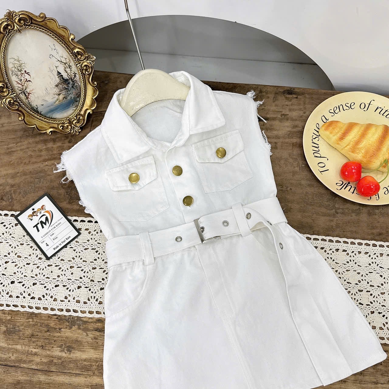 Sét váy kaki trắng đai eo bé gái