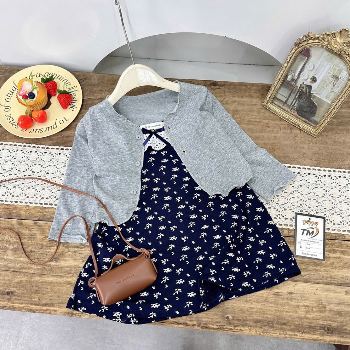 Sét 2 chi tiết váy hoa kè áo ngoài bé gái tm