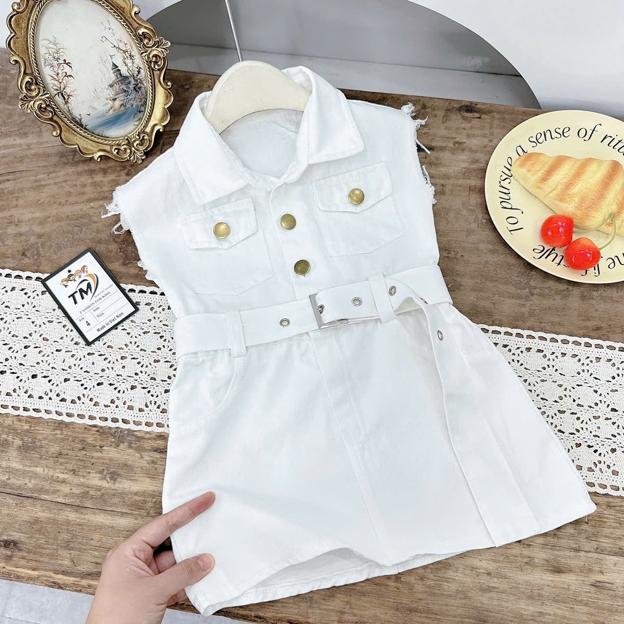 Sét váy kaki trắng đai eo bé gái