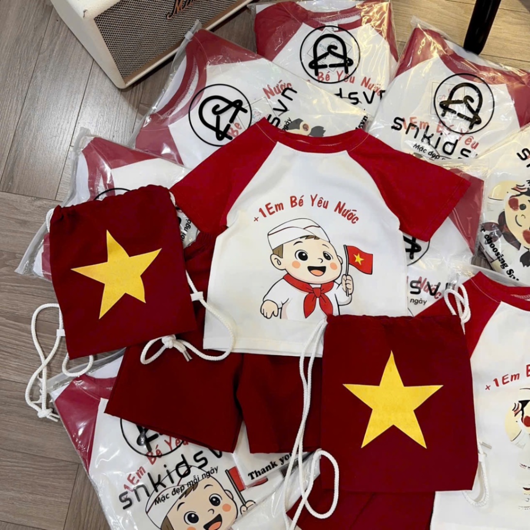 Sét 3 chi tiết em bé yêu nc cho bé trai gái